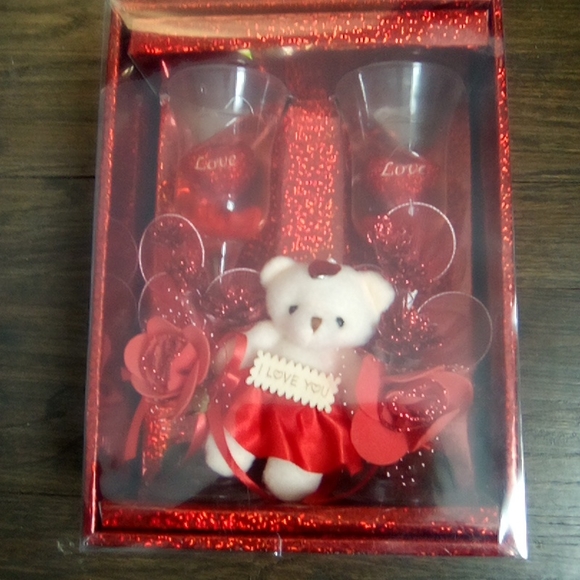 Valentine Gift Set NIB Champagne Flute Candles and Love Bear - Picture 4 of 11